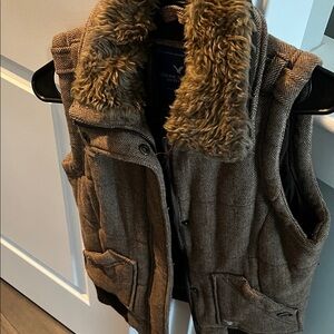 American Eagle Outfitters women’s brown Vest with Faux Fur
